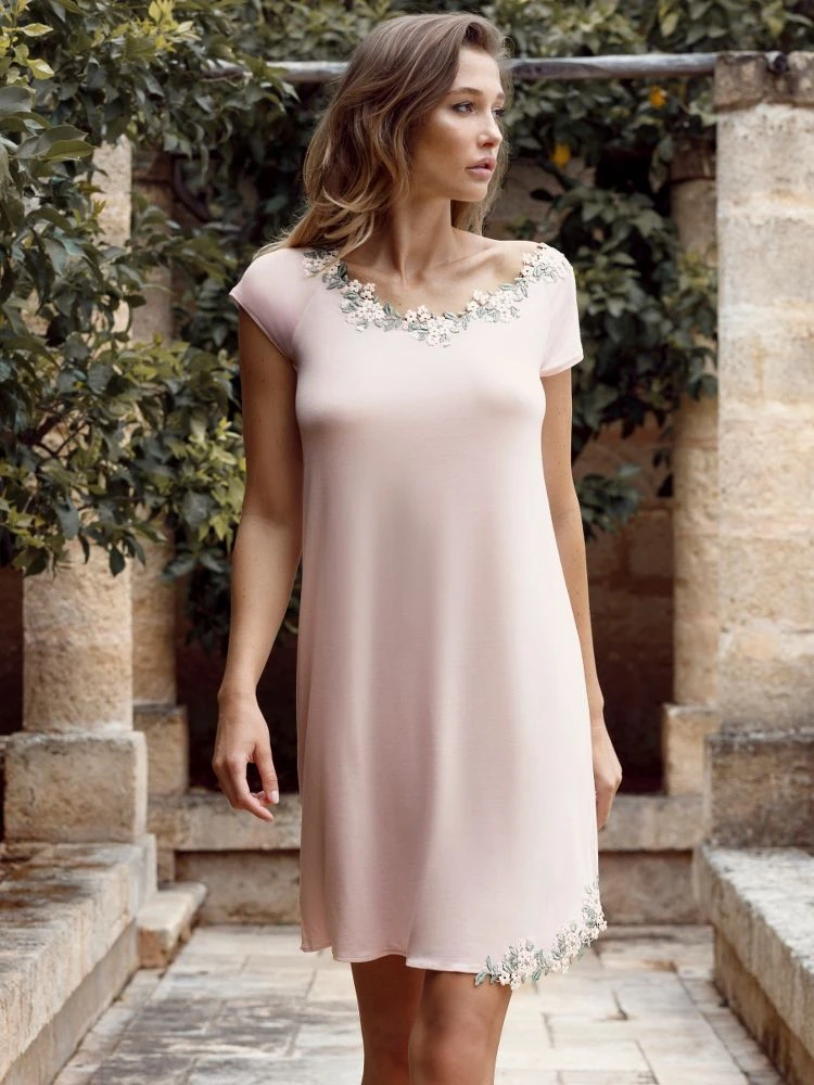 Kurzarm Nachtkleid CAMILLA Zartrosé Aus Modal Von Imec 5 Kurzarm Nachtkleid CAMILLA Zartrosé Aus Modal Von Imec – Bild 3