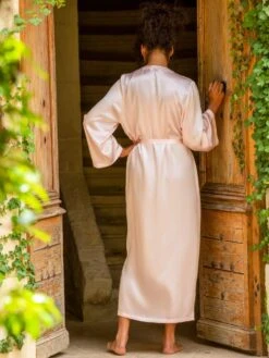 100% Seide Morgenmantel Lang LAURIAN Marjolaine 31 100% Seide Morgenmantel Lang LAURIAN Marjolaine -MAISON LEJABY Verkäufe morgenmantel seide lang rosa laurian 0070 marjolaine 8 1