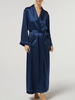 100% Seide Morgenmantel Lang GIGLIOLA Von Vivis 13 100% Seide Morgenmantel Lang GIGLIOLA Von Vivis -MAISON LEJABY Verkäufe morgenmantel seide lang v00285 gigliola nachtblau vivis 3