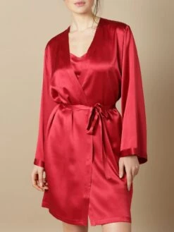 100% Seide Morgenmantel SOIE LASER Von Marjolaine -MAISON LEJABY Verkäufe seide morgenmantel laser rot soie unie marjolaine 2 9 1